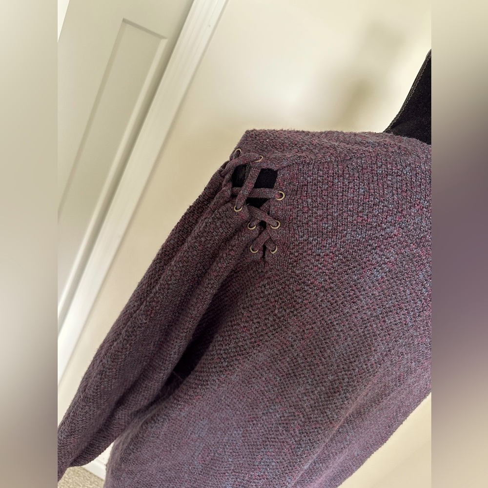American Eagle Cozy Cardigan with Lace-up Shoulder Details - Picture 5 of 7